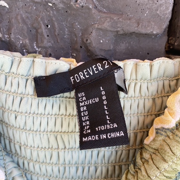 WOMANS FOREVER21 FLORAL SIZE L NWT - Picture 2 of 8